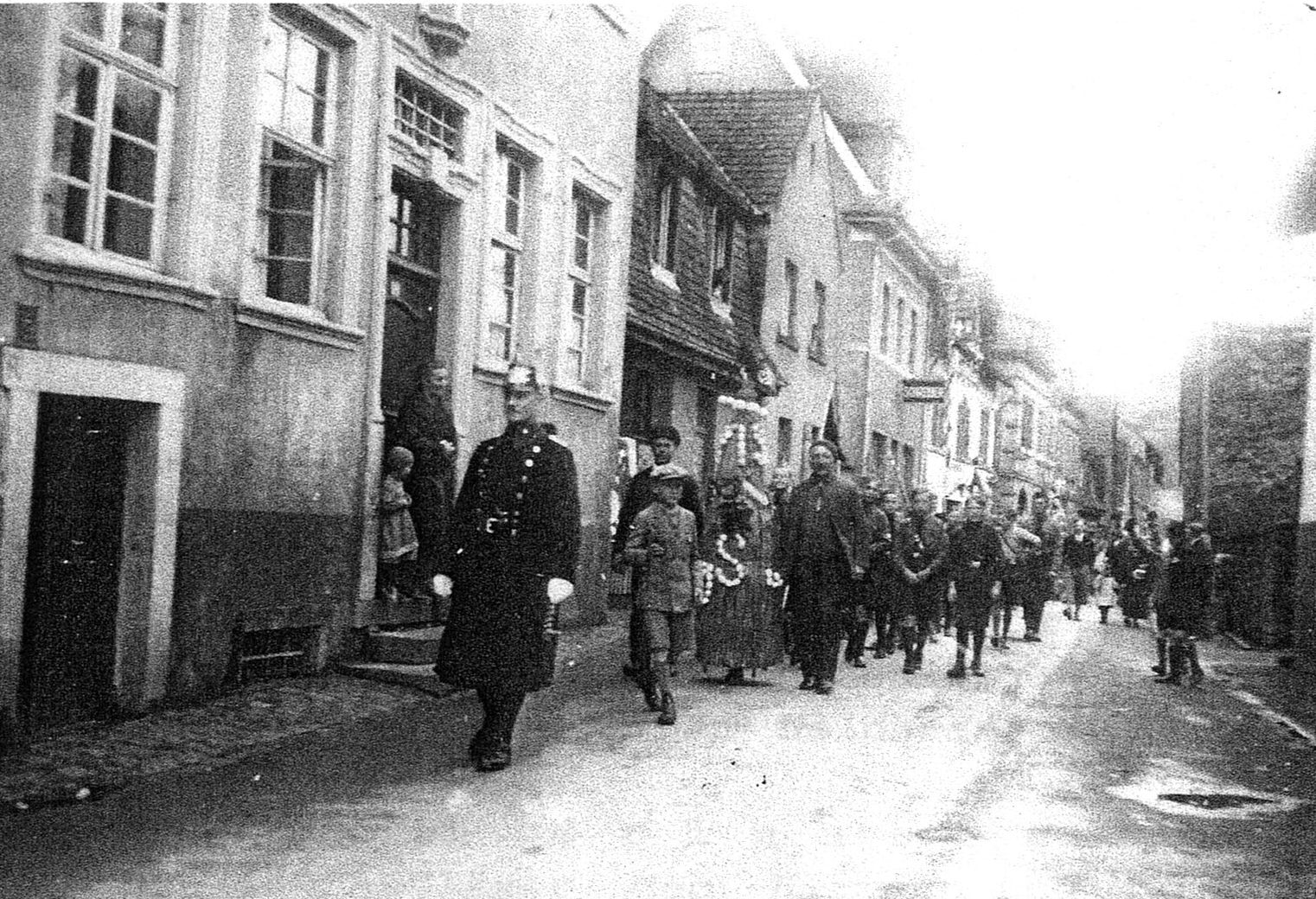 Anführer beim Sommertagszug Image