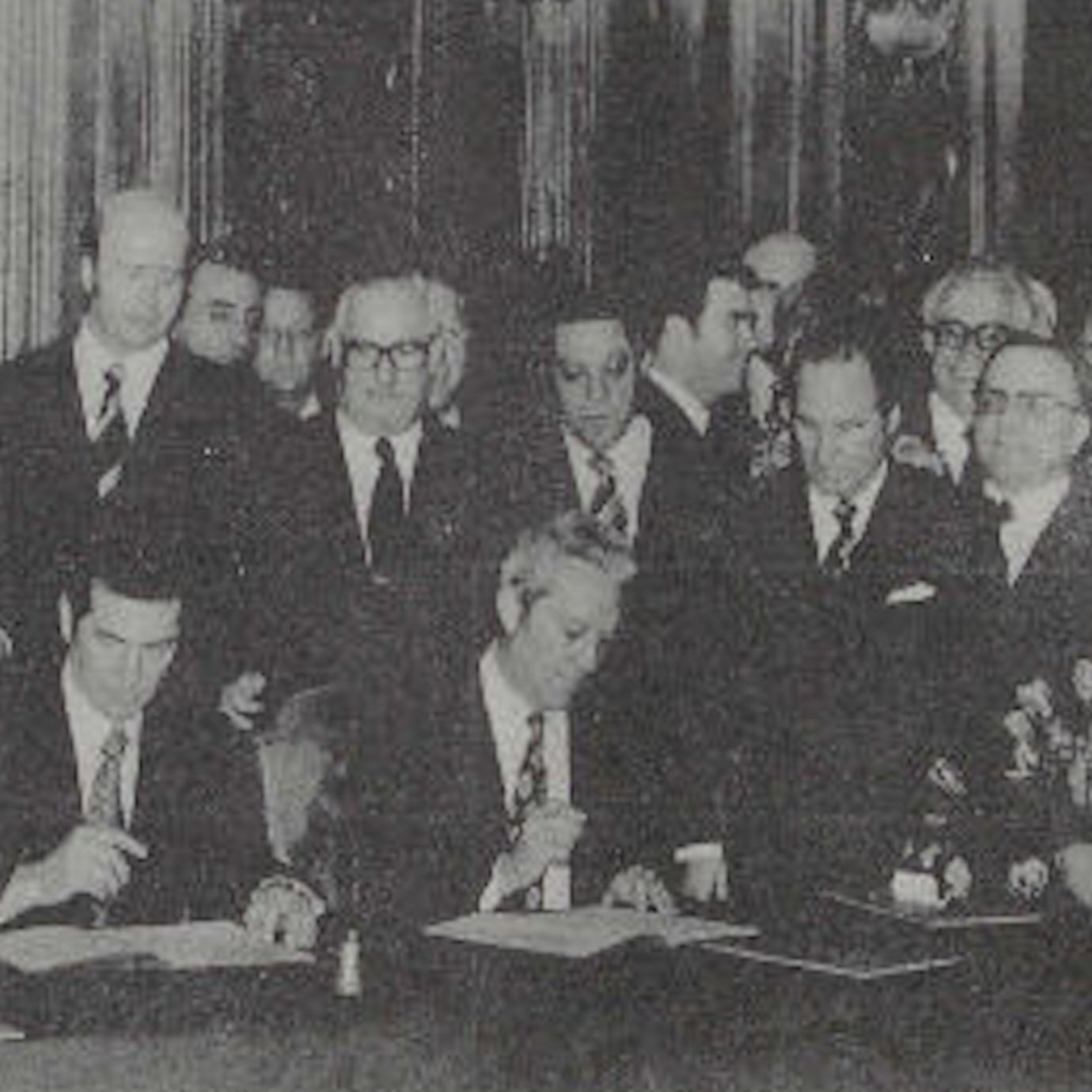 Vertragunterzeichnung Mai 1974 - (c) RNZ 2.5.1974 Image