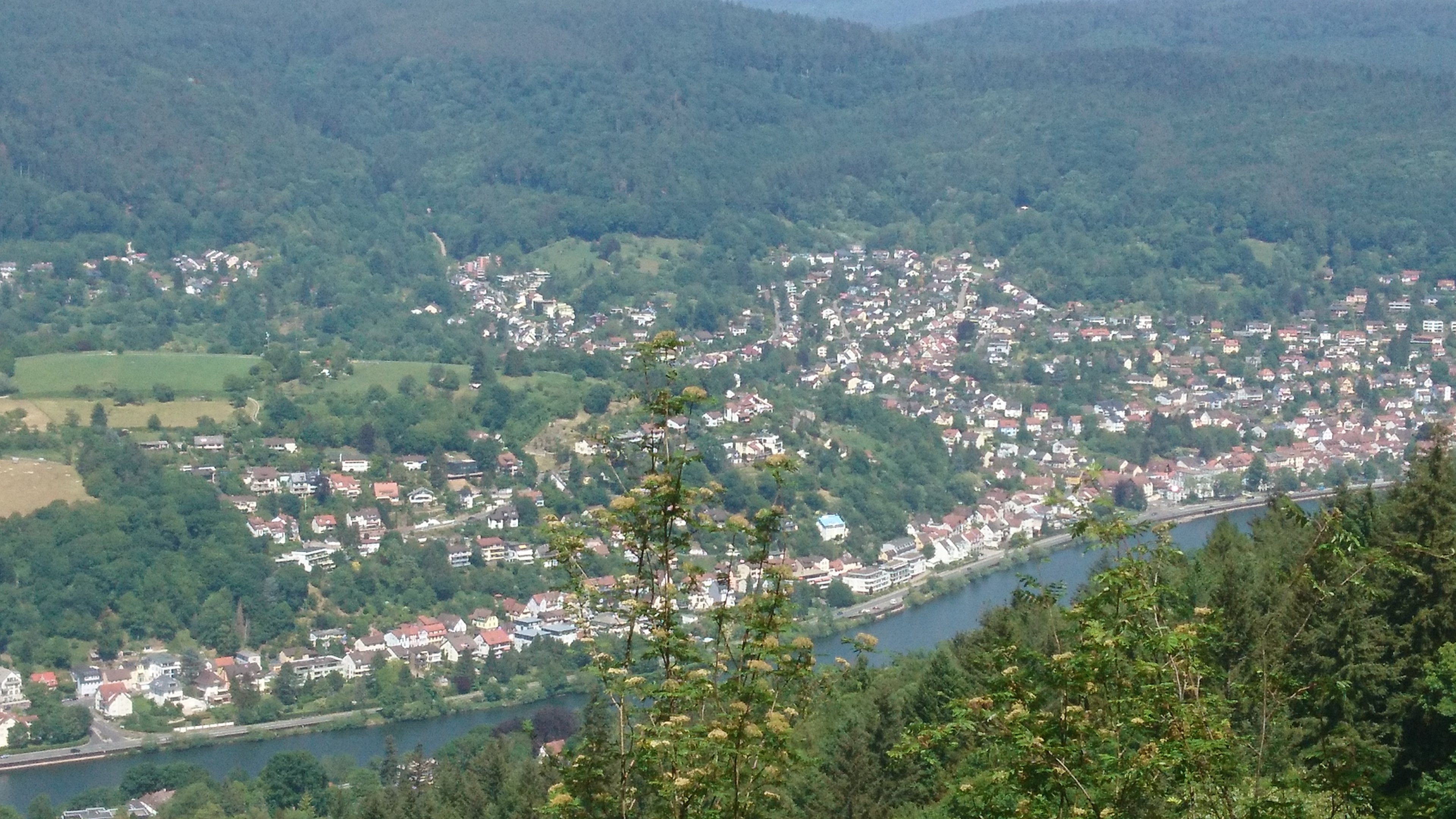 Neckarhelle und Ortsmitte Foto Fanz Image